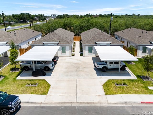 7810 N 58th Lane, Mission, TX 78573