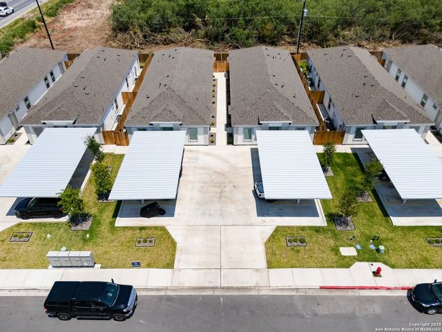 7810 N 58th Lane, Mission, TX 78573