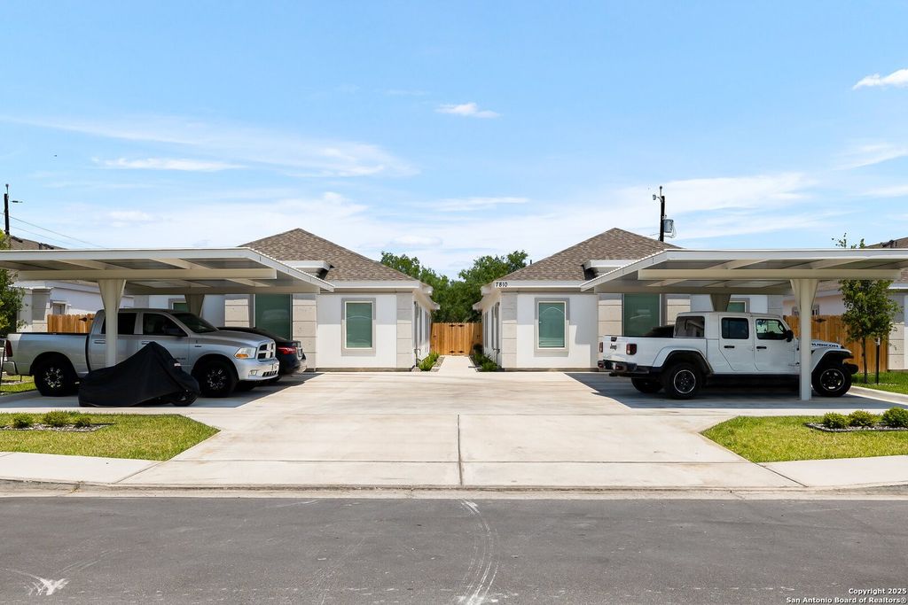 7810 N 58th Lane, Mission, TX 78573