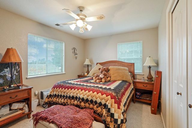 17266 Hillside Dr, Lodi, CA 95240