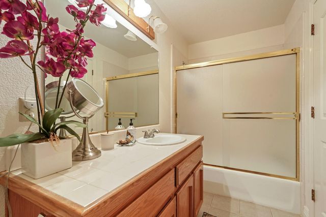 17266 Hillside Dr, Lodi, CA 95240