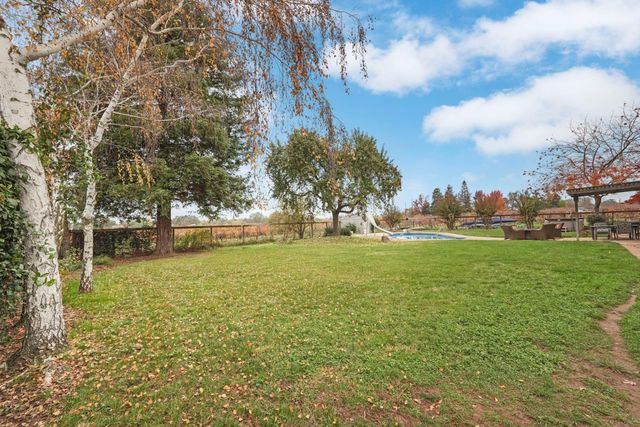 17266 Hillside Dr, Lodi, CA 95240
