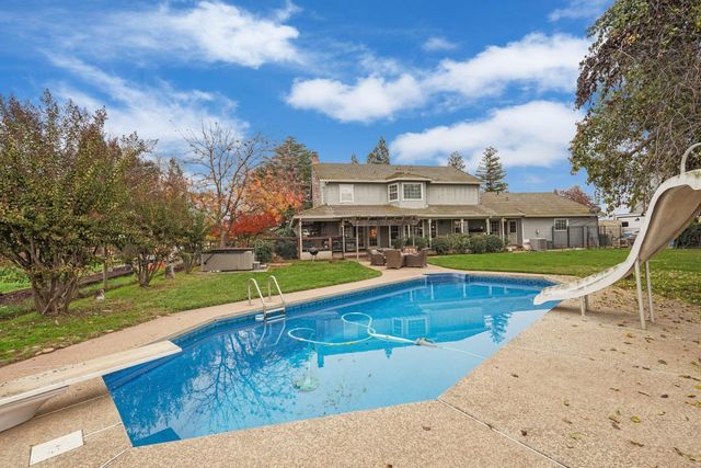 17266 Hillside Dr, Lodi, CA 95240