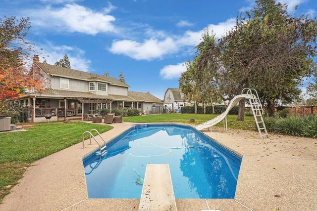 17266 Hillside Dr, Lodi, CA 95240