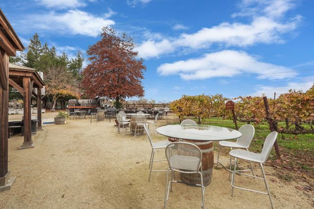 17266 Hillside Dr, Lodi, CA 95240