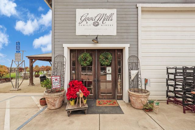 17266 Hillside Dr, Lodi, CA 95240