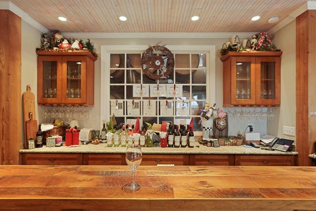 17266 Hillside Dr, Lodi, CA 95240