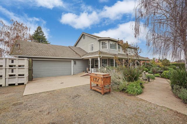 17266 Hillside Dr, Lodi, CA 95240