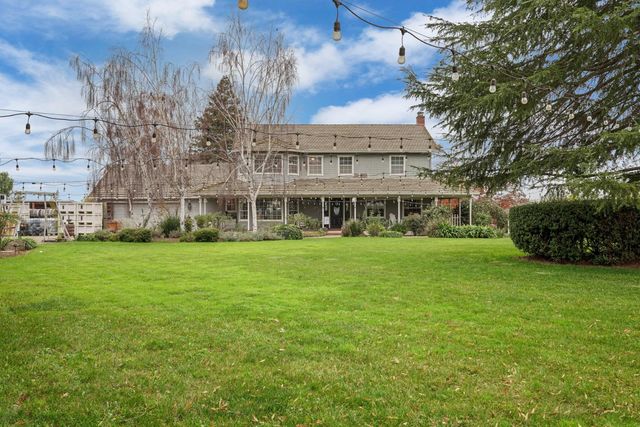 17266 Hillside Dr, Lodi, CA 95240