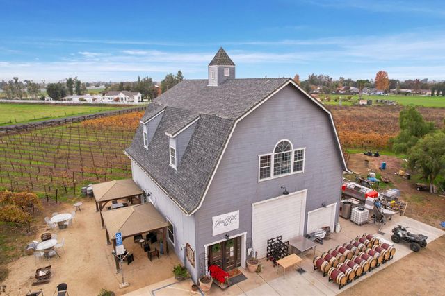 17266 Hillside Dr, Lodi, CA 95240