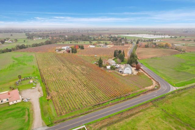 17266 Hillside Dr, Lodi, CA 95240