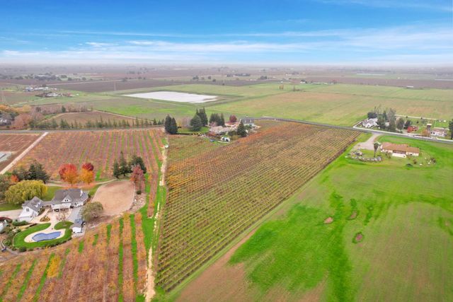 17266 Hillside Dr, Lodi, CA 95240