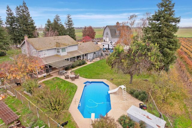 17266 Hillside Dr, Lodi, CA 95240