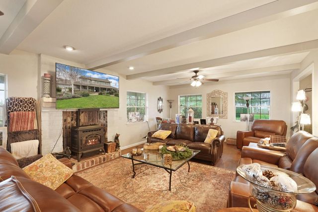 17266 Hillside Dr, Lodi, CA 95240