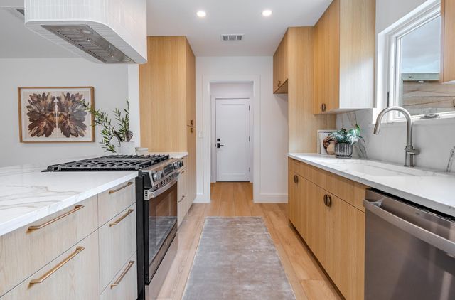 2105 Trede DR, Austin, TX 78745