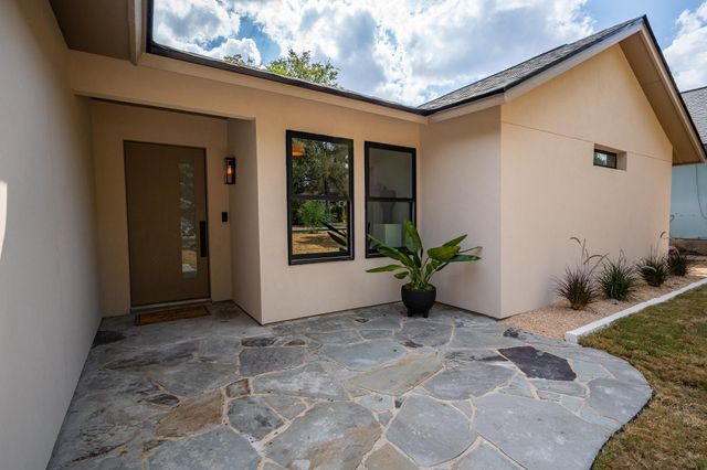 2105 Trede DR, Austin, TX 78745