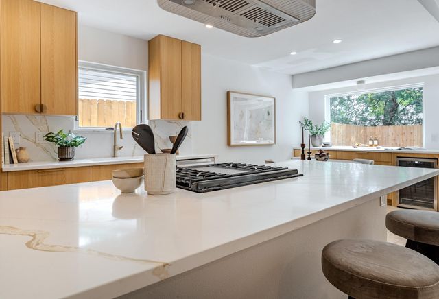 2105 Trede DR, Austin, TX 78745