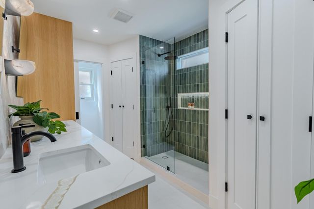 2105 Trede DR, Austin, TX 78745