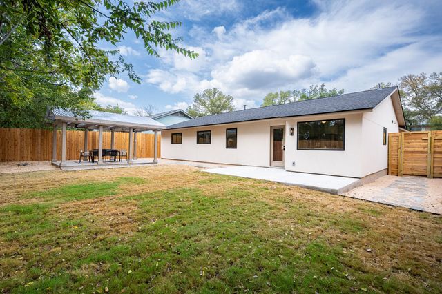 2105 Trede DR, Austin, TX 78745