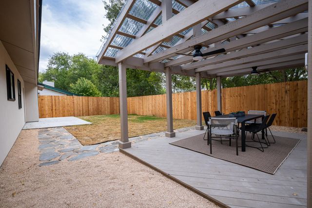 2105 Trede DR, Austin, TX 78745