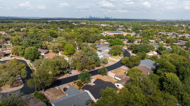 2105 Trede DR, Austin, TX 78745