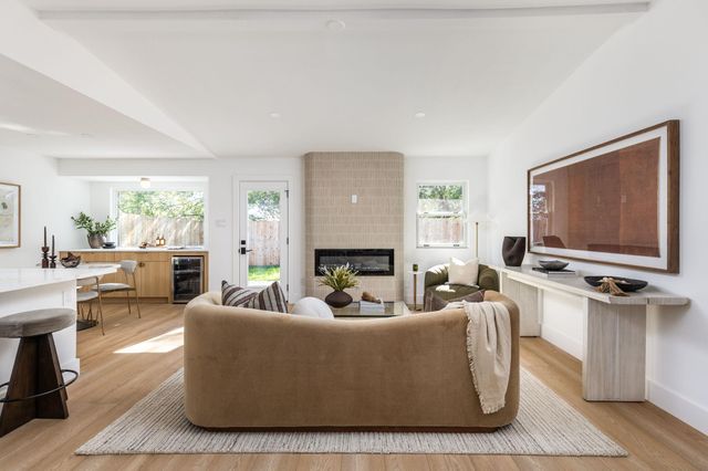 2105 Trede DR, Austin, TX 78745