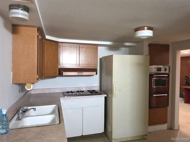 9971 Merriman Road, Livonia, MI 48150