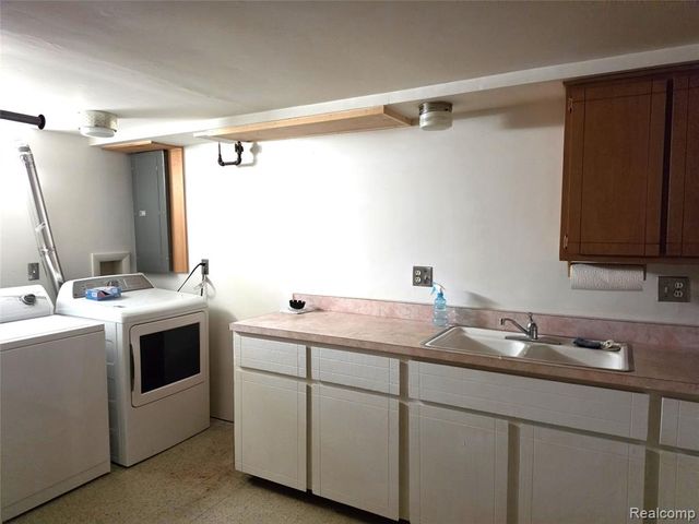 9971 Merriman Road, Livonia, MI 48150