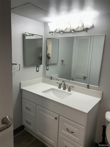 9971 Merriman Road, Livonia, MI 48150