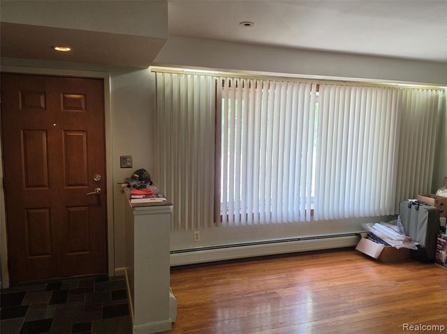 9971 Merriman Road, Livonia, MI 48150