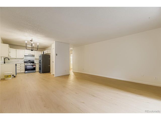 13500 E Cornell Ave 206, Aurora, CO 80014
