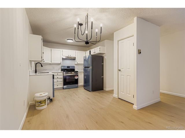 13500 E Cornell Ave 206, Aurora, CO 80014