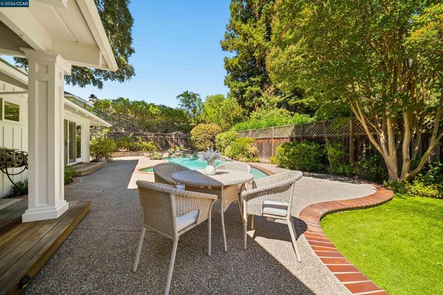 250 La Serena Ave, Alamo, CA 94507
