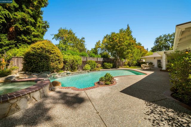 250 La Serena Ave, Alamo, CA 94507