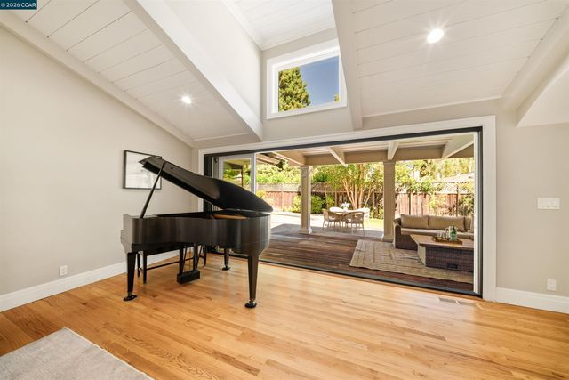250 La Serena Ave, Alamo, CA 94507