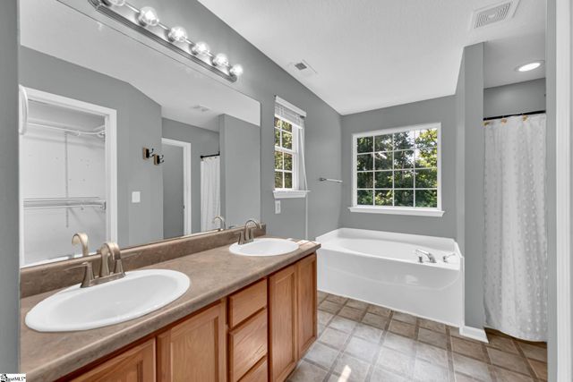 107 Lochenshire Place, Belton, SC 29627