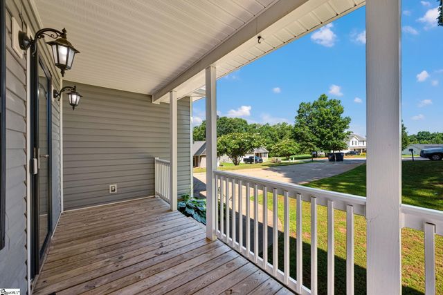 107 Lochenshire Place, Belton, SC 29627