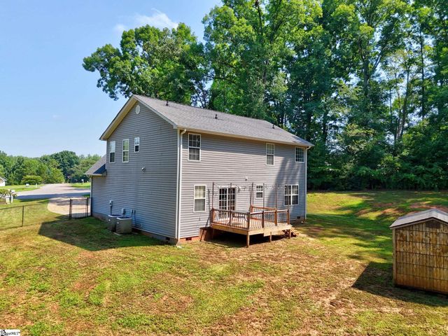 107 Lochenshire Place, Belton, SC 29627