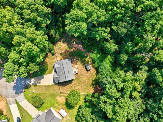 107 Lochenshire Place, Belton, SC 29627