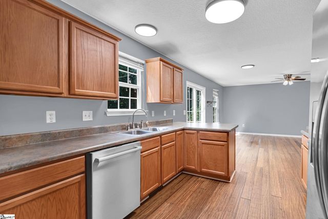 107 Lochenshire Place, Belton, SC 29627