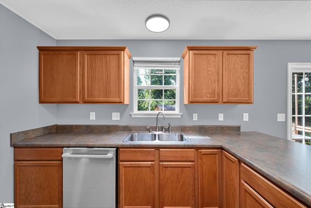 107 Lochenshire Place, Belton, SC 29627