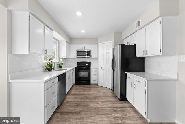 8307 EWING PL, Manassas, VA 20109
