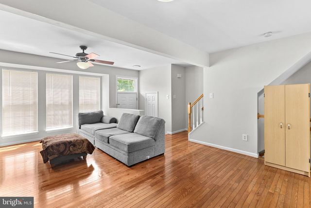 8307 EWING PL, Manassas, VA 20109