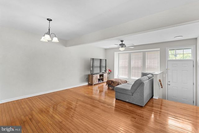 8307 EWING PL, Manassas, VA 20109