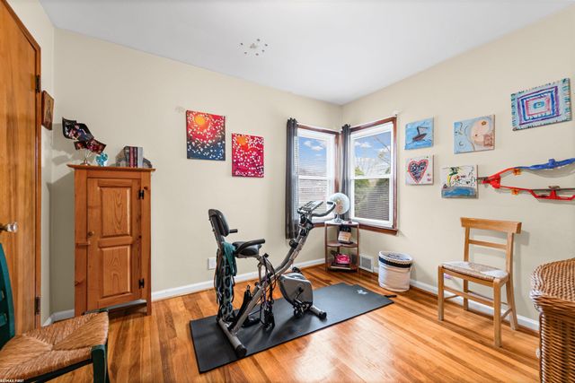 21831 Edgewood Street, Saint Clair Shores, MI 48080