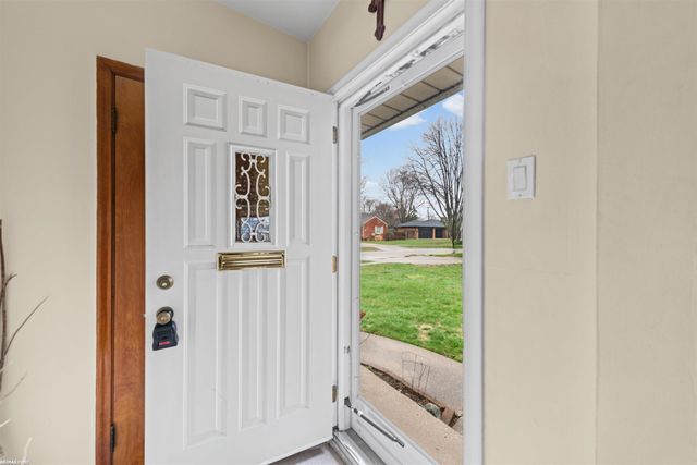 21831 Edgewood Street, Saint Clair Shores, MI 48080