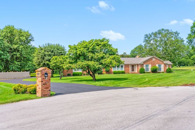 230 Fairway Ct, Hopkinsville, KY 42240