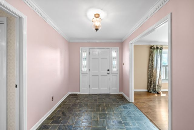 230 Fairway Ct, Hopkinsville, KY 42240