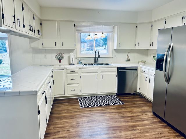 230 Fairway Ct, Hopkinsville, KY 42240