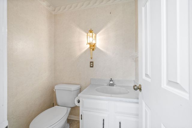 230 Fairway Ct, Hopkinsville, KY 42240